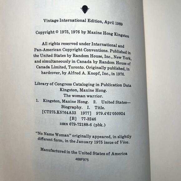 The Woman Warrior: Memoirs of a Girlhood Among Ghosts (Alternate cover edition) - Picture 3 of 6